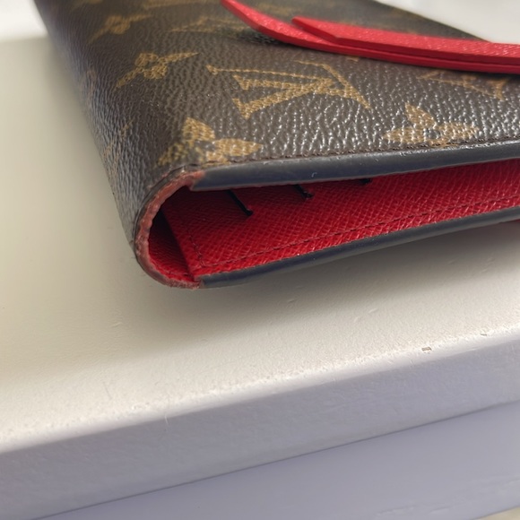 LOUIS VUITTON Monogram Adele Wallet - Picture 5 of 13